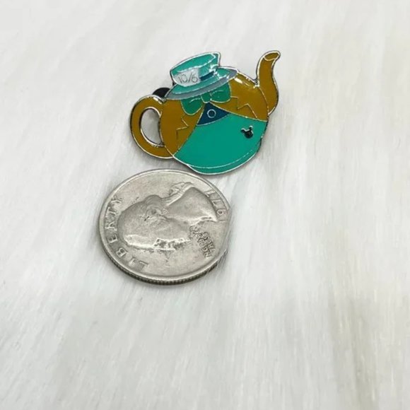 🔮 5/$25 Disney Alice in Wonderland Mad Hatter Teapot Pin - Picture 2 of 3